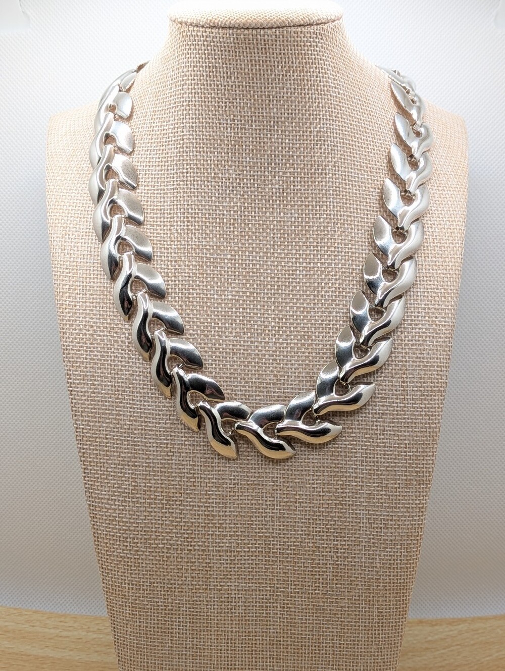 Vintage Silver Wreath Necklace